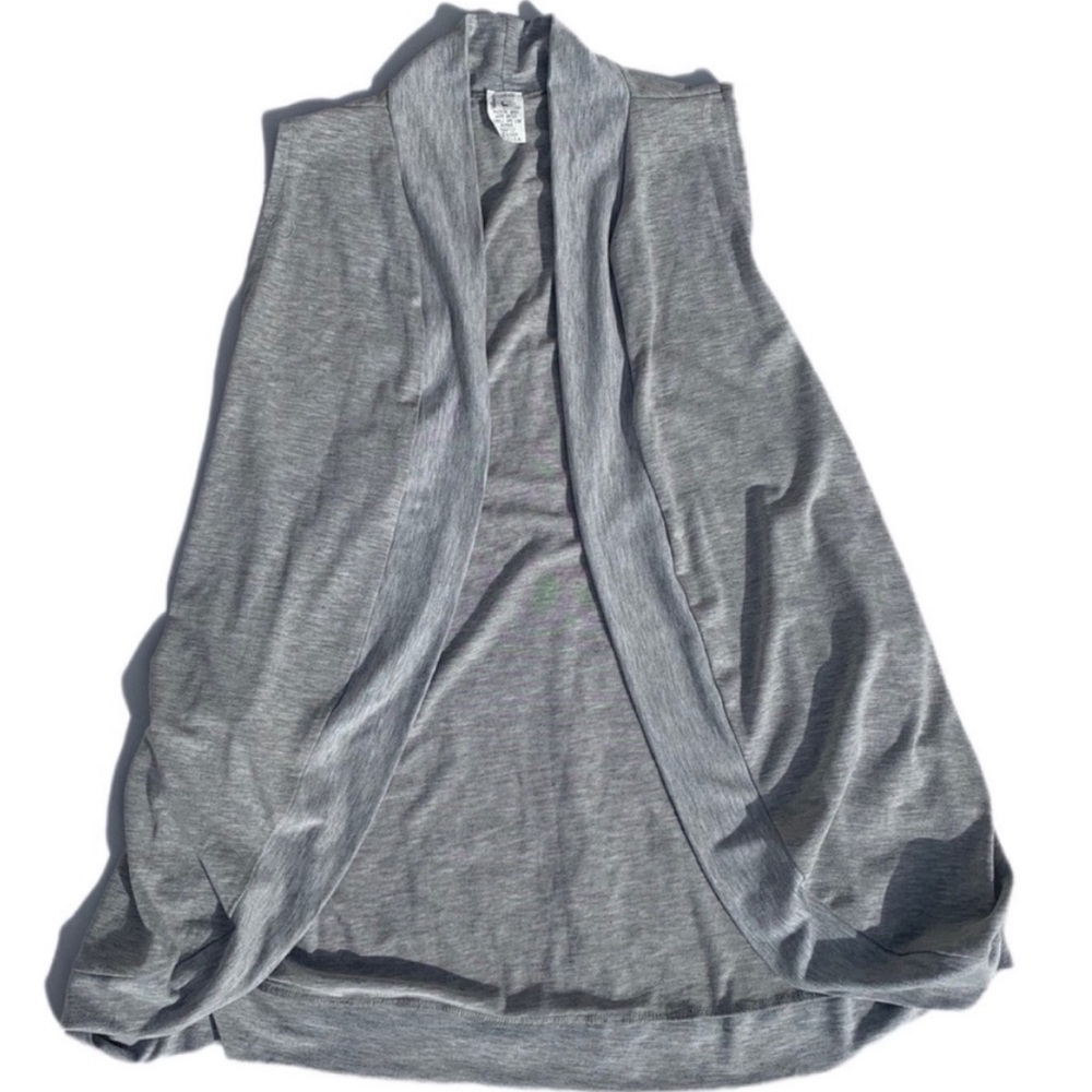Blue Heart Fashion women’s size large grey layered long detailed light vest